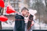 كتشف العلماء لماذا يقع الناس في الحب : sicknessing.com